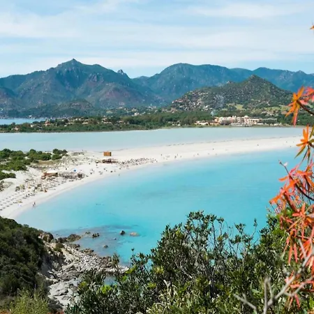 In With Pool Appartamento