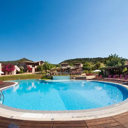 In With Pool Villasimius