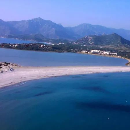 Apartment In With Pool *