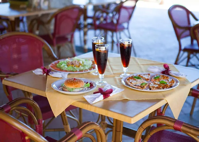 In With Pool Apartment